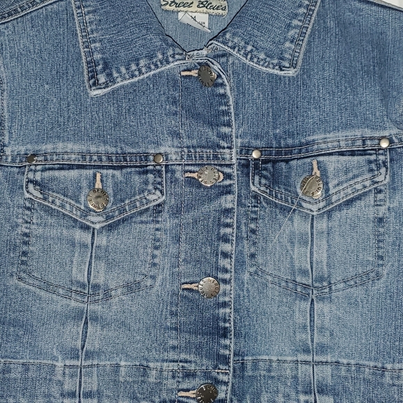 Cropped Jean Jacket - Picture 2 of 4